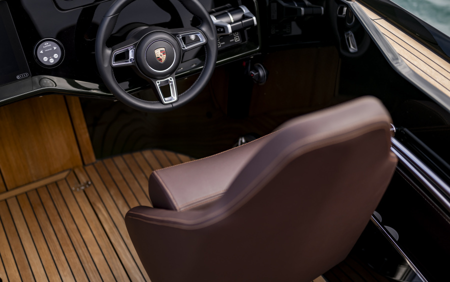 Frauscher x Porsche 850 Fantom Frauscher x Porsche 850 Fantom